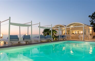 Imerovigli - Hotel Andromeda Villas Santorini ****