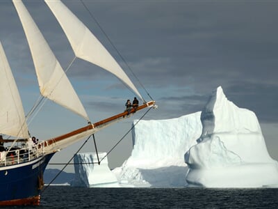 Rembrandt van Rijn under sail, Greenland Tarik Checkchak