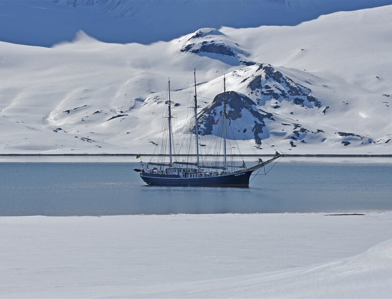 Rembrandt van Rijn, Svalbard, May.jpg Dr. Peter Hünseler