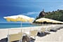 Pláž u hotelu, Muravera, Sardinie
