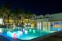 Hotel Kamari Beach Santorini: fotografie vybavení exteriérů a interiérů ubytování.