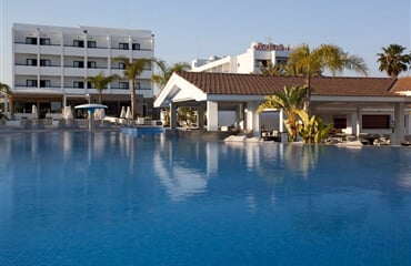 Ayia Napa - CHRISTOFINIA ****