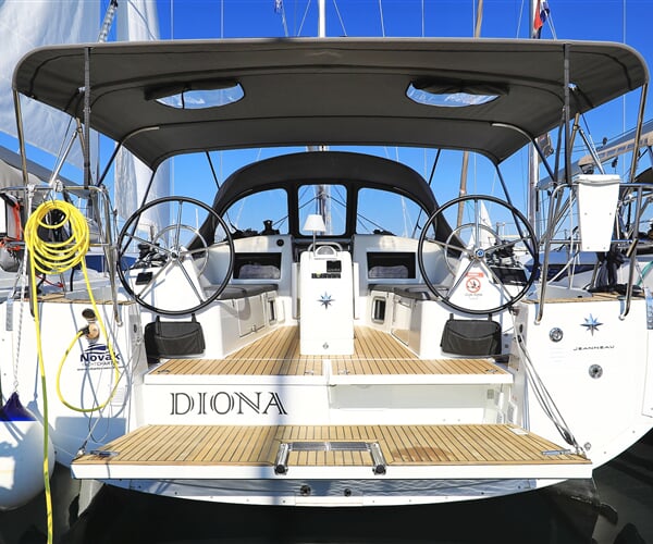 Plachetnice Sun Odyssey 410 - Diona