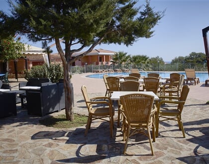 Bar u bazénu, Cala Gonone, Sardinie