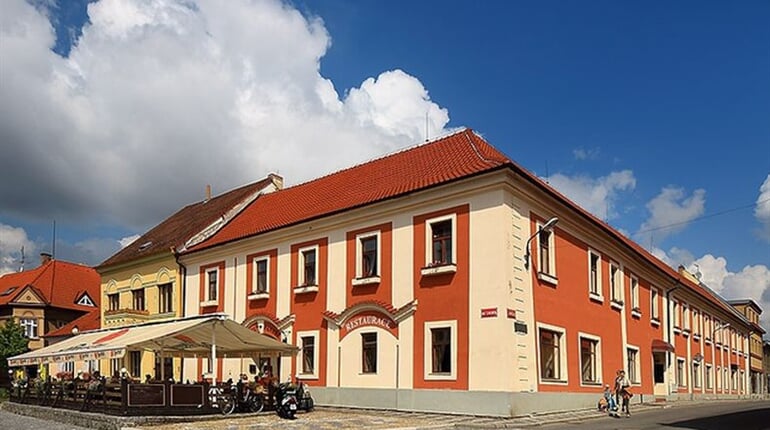 244 h.Panska ext 992