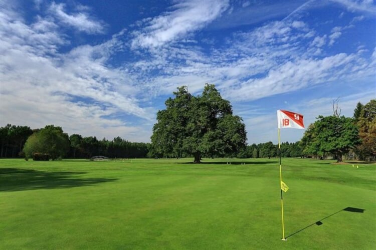 244 p cernicka golfove hriste 01