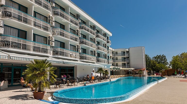 Hotel Zefir: fotografie vybavení exteriérů a interiérů ubytování.