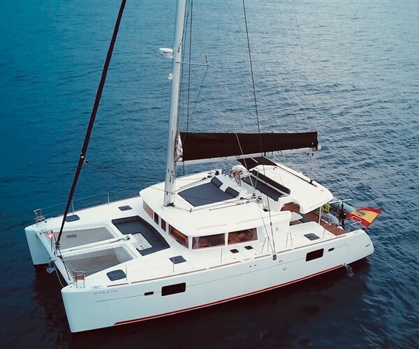 Lagoon 450 Fly - Fornes (s posádkou)