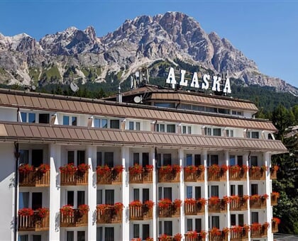 LD Hotel Alaska, Cortina (4)