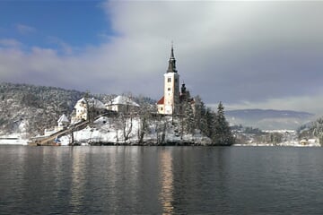 Jezero Bled s ostrovem uprostřed