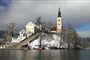 Zimní pohled na Bledské jezero, Slovinsko