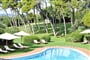 Hotelový bazén, Villasimius, Sardinie