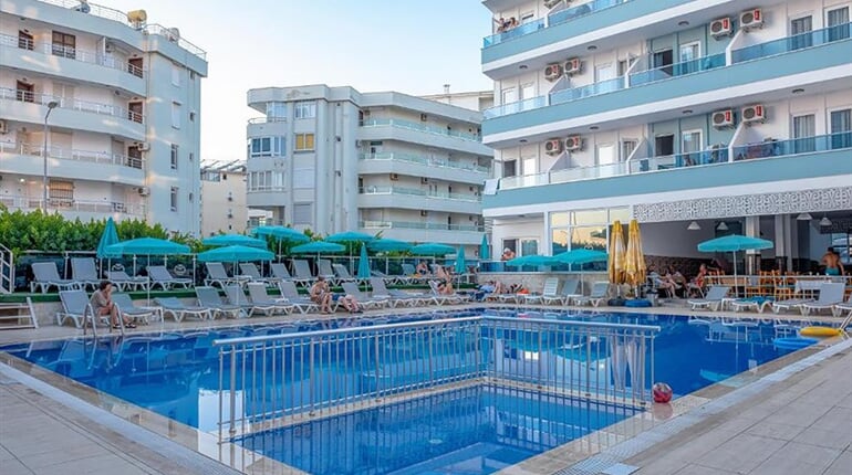 Hotel Mesut: fotografie vybavení exteriérů a interiérů ubytování.