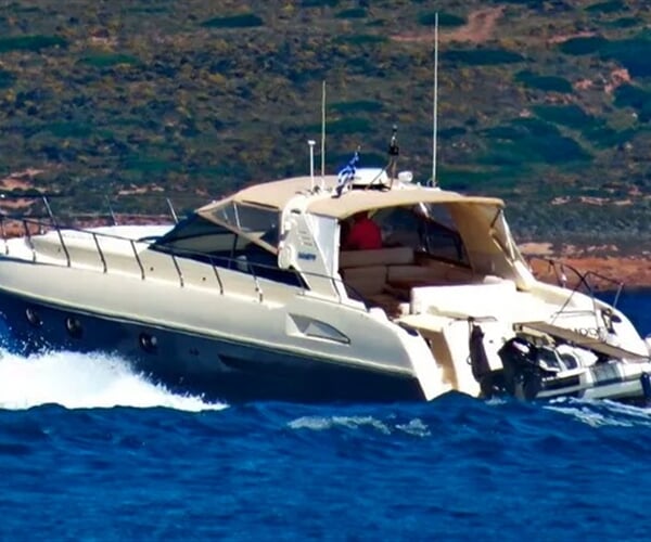 Motorová jachta Gianneti 55 Sport - Remode (s posádkou)
