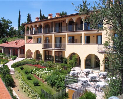 Residence Borgo degli Ulivi, Gardone Riviera (1)