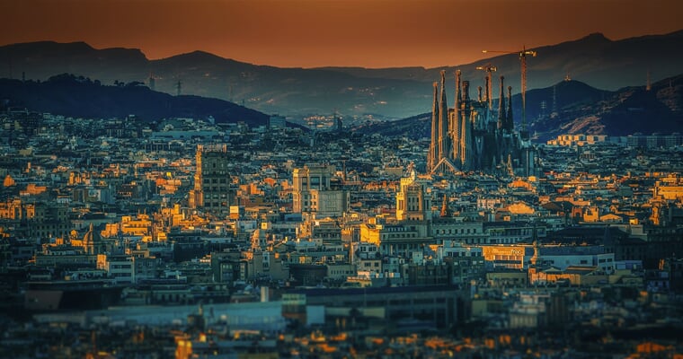 Nádherná Barcelona s chrámem Sagrada Familia