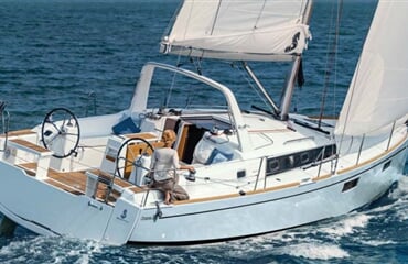 Plachetnice Oceanis 38.1 - Summer Breeze 1