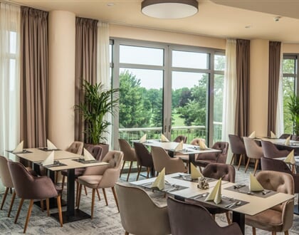 Golfside lounge