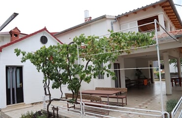 Starigrad-Paklenica - Studia Neven