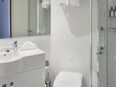 A21 MAG01 BB  MAG 2019 TomArbanPhotography Cabins (09)