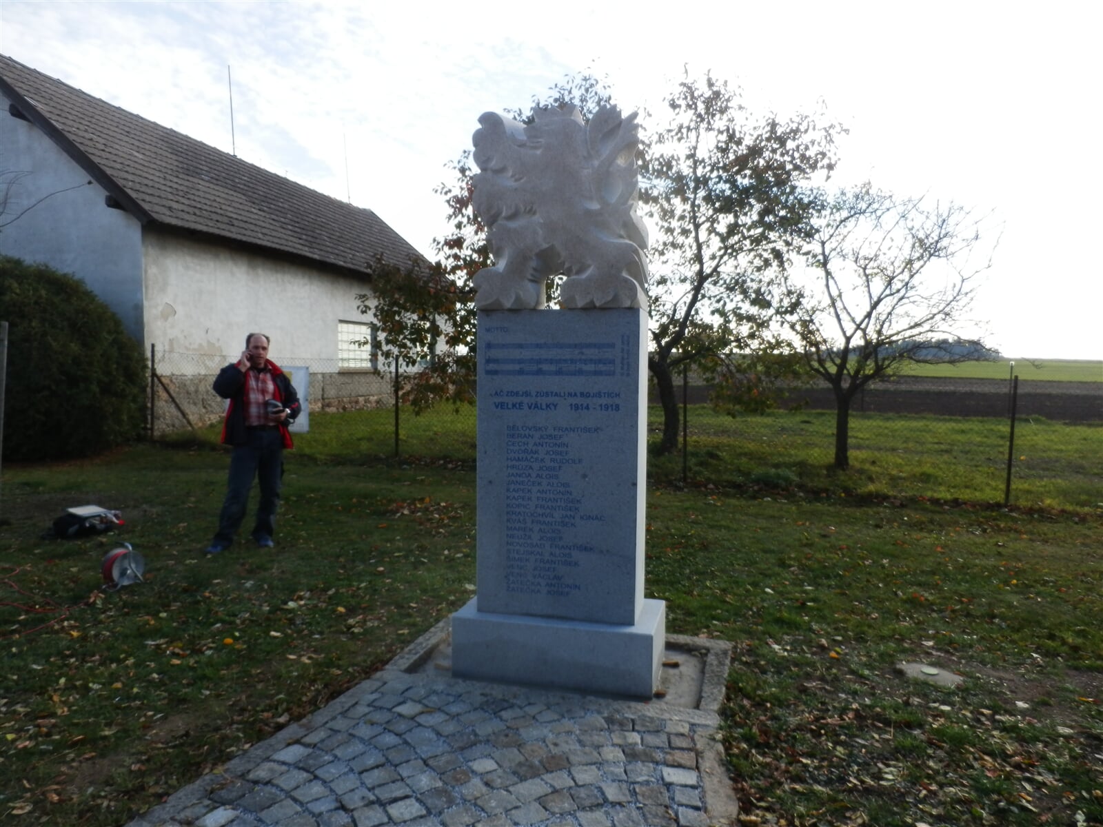 Radomír Dvořák: Kaliště, Památník Velké války, 333 × 80 cm
