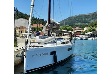Sun Odyssey 410 - no name (A/C, GENERATOR,BOW TH)