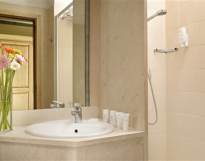 TH Pila bagno camera tripla 03