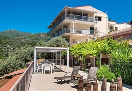 Mikros Gialos - Apartmánový dům Poros Beach