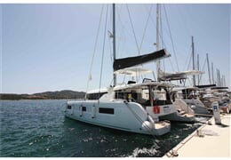 Lagoon 46 - Westerlund (GND) (A/C, WM, Generator, Inverter 12/220V)