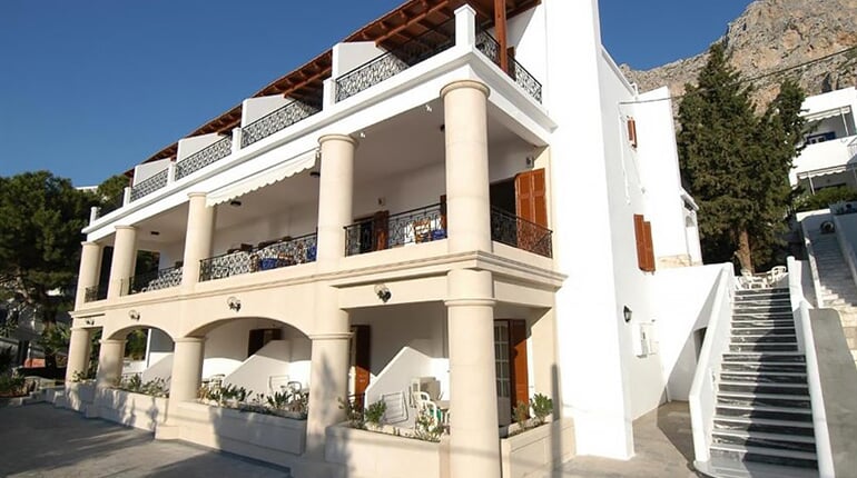 Hotel Oasis: fotografie vybavení exteriérů a interiérů ubytování.