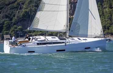 Dufour 430 - TRINITY