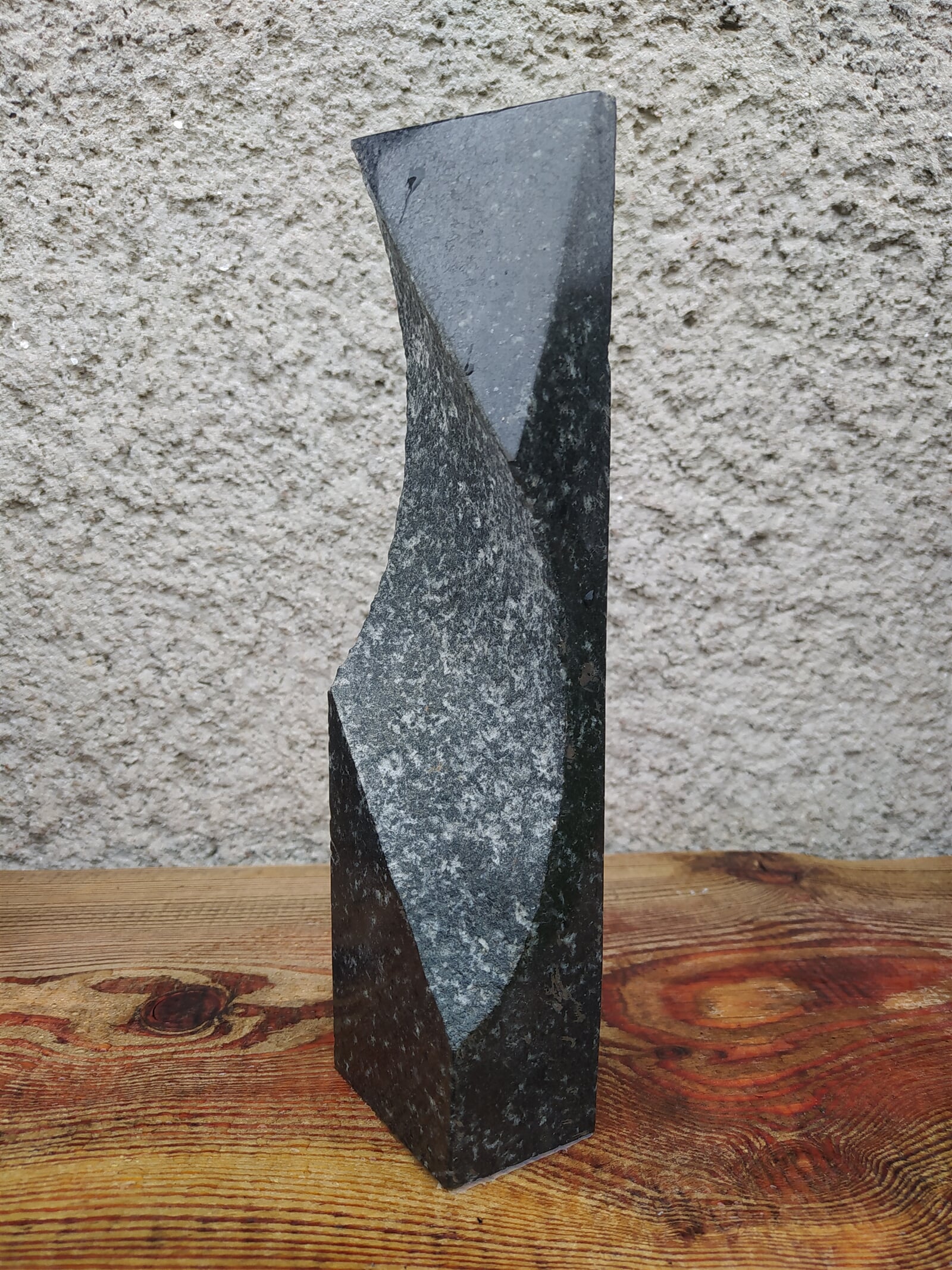 Petr Minář: Geometrie, 26 × 6 cm