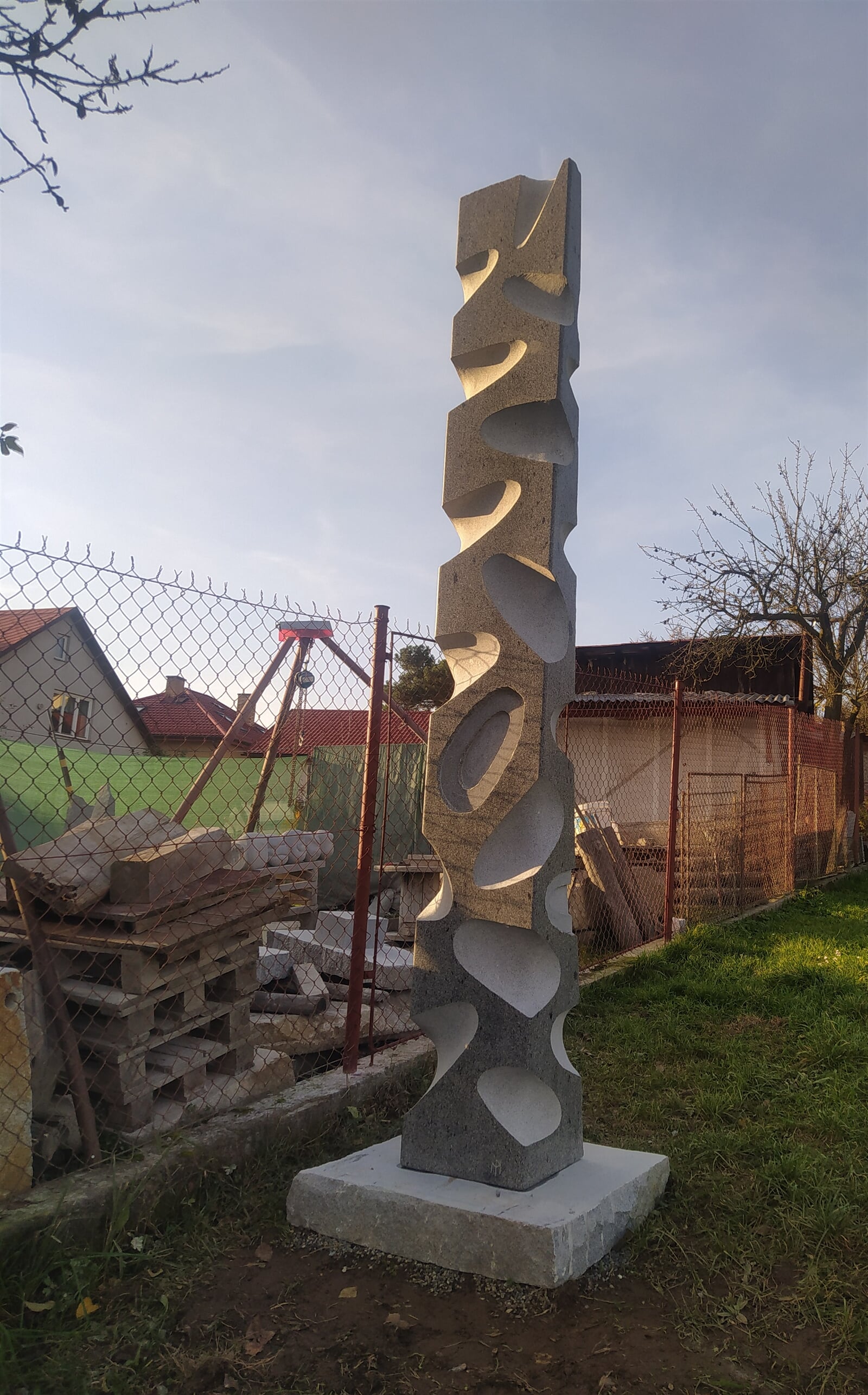 Petr Minář: Žirafa, 303 × 41 cm