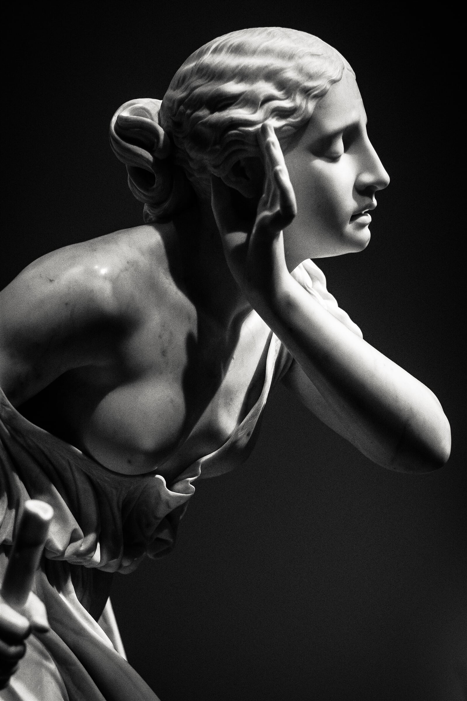 Tomáš Novák: Naslouchající, 110 × 40 cm