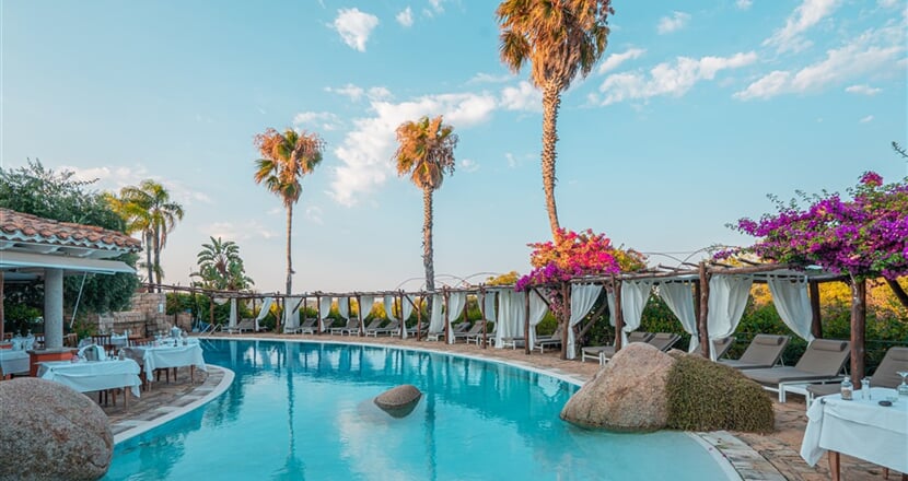 Pohled na bazén, Bari Sardo, Sardinie