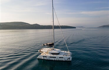 Lagoon 50 - MILA (AC in Salon and cabin + generator)