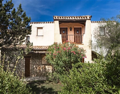 Exteriér apartmánů, Liscia di Vacca, Sardinie