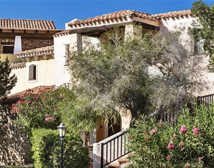 Exteriér apartmánů, Liscia di Vacca, Sardinie