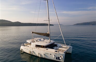 Lagoon 450 - MOJA MALA (AC in salon and cabin + generator)