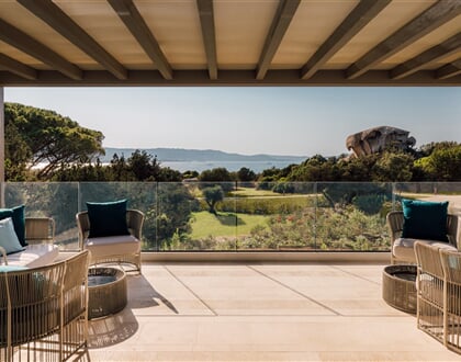 Recepce, Baja Sardinia, Sardinie
