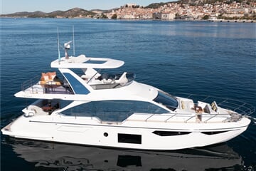 Azimut 60 - Alibaba (s posádkou)