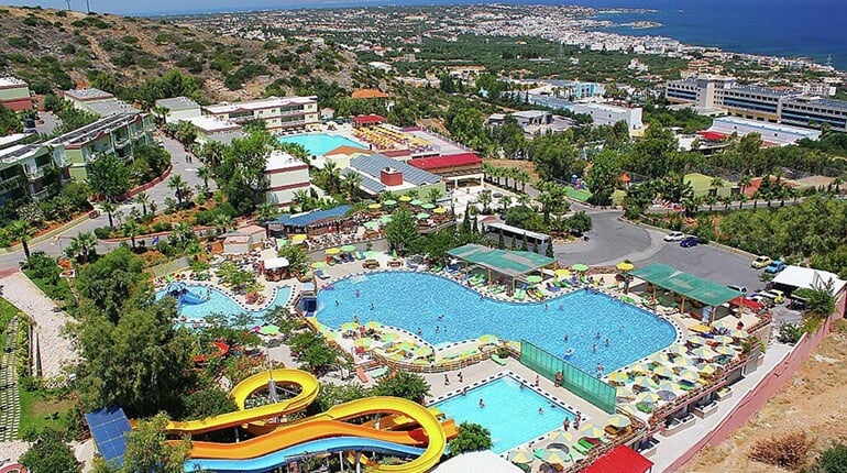 Hotel Aqua Sun Village: fotografie vybavení exteriérů a interiérů ubytování.