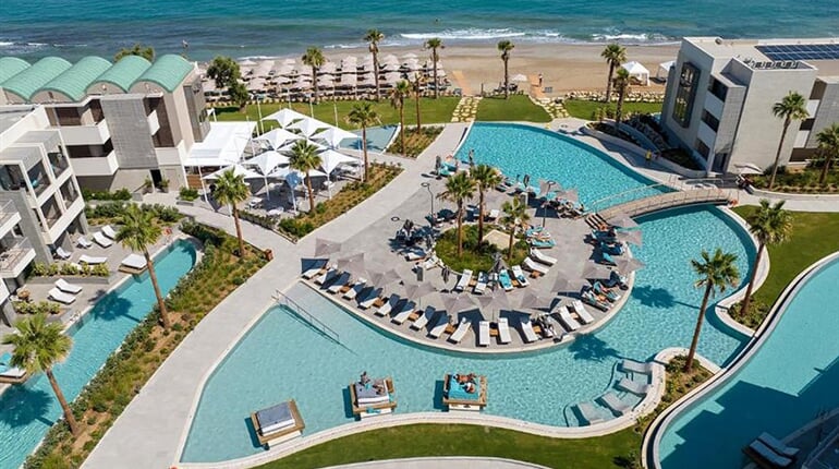 Hotel Amira Luxury Resort & Spa: fotografie vybavení exteriérů a interiérů ubytování.