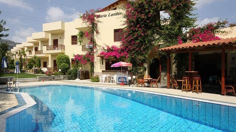 Aparthotel Maria Lambis: fotografie vybavení exteriérů a interiérů ubytování.