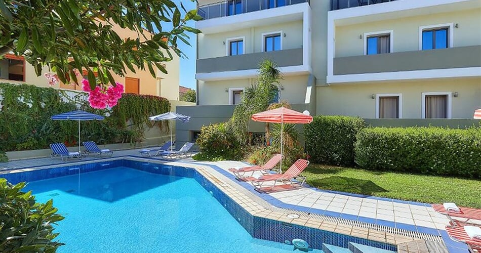 Hotel Panormo Beach: fotografie vybavení exteriérů a interiérů ubytování.