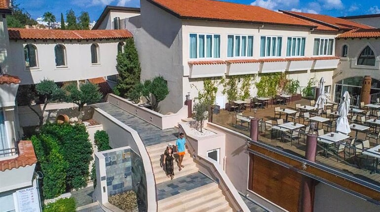 Hotel Napa Plaza: fotografie vybavení exteriérů a interiérů ubytování.