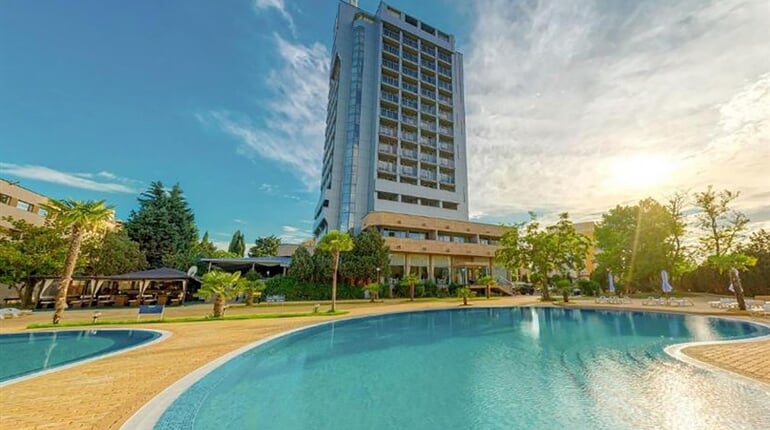 Hotel Kamenec - Nesebar: fotografie vybavení exteriérů a interiérů ubytování.