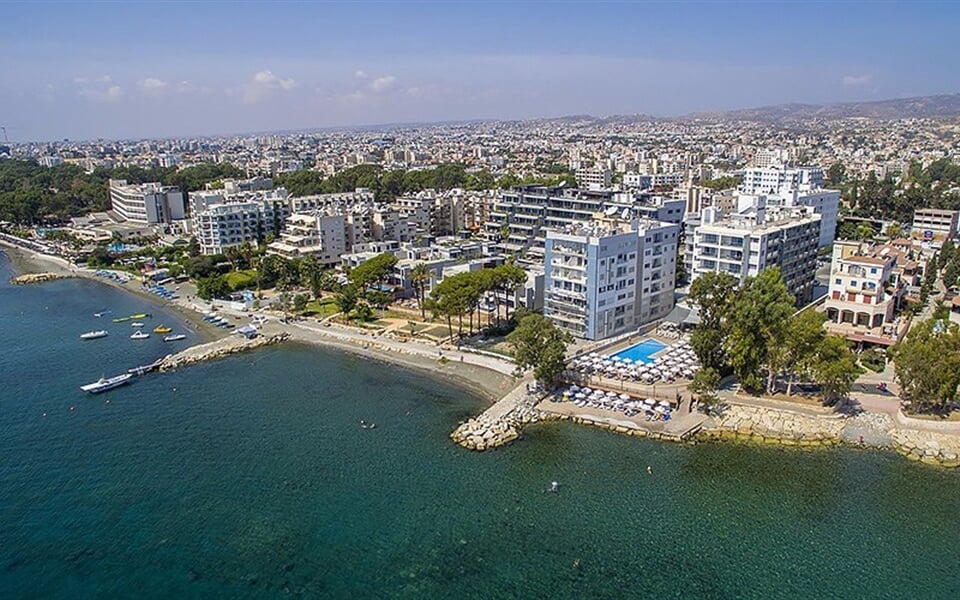 Hotel Harmony Bay: fotografie vybavení exteriérů a interiérů ubytování.
