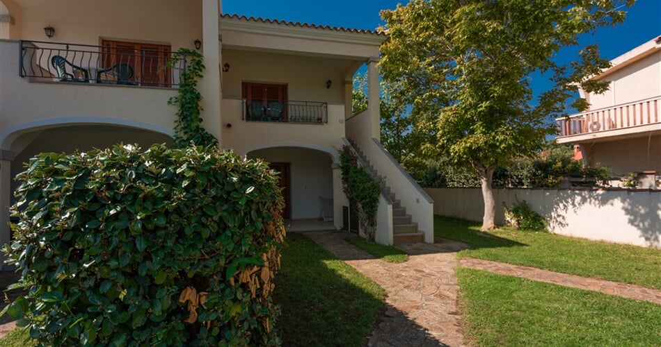 Exteriér apartmánů, Budoni, Sardinie