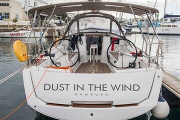 Sun Odyssey 389 - Dust in the wind